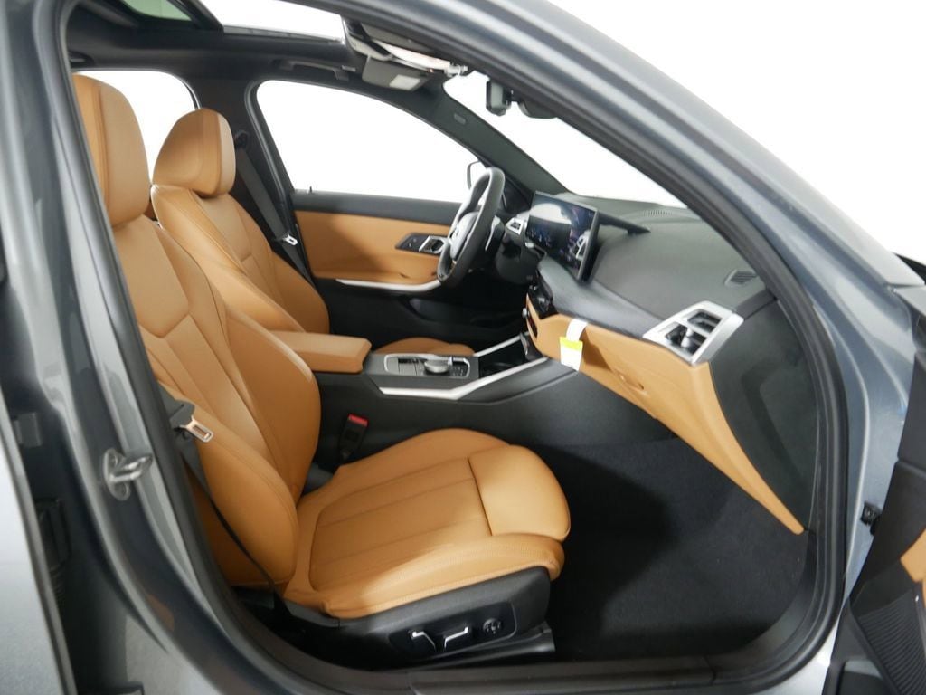 Thumbnail: 2025 BMW 3 Series - 22