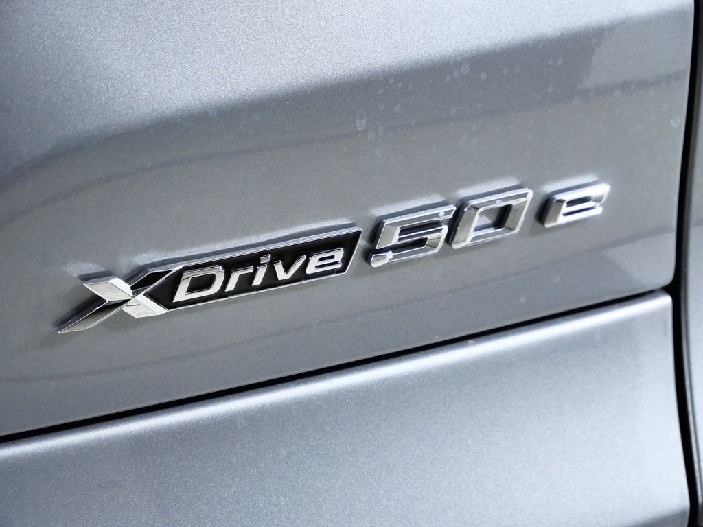 Thumbnail: 2026 BMW X5 - 12