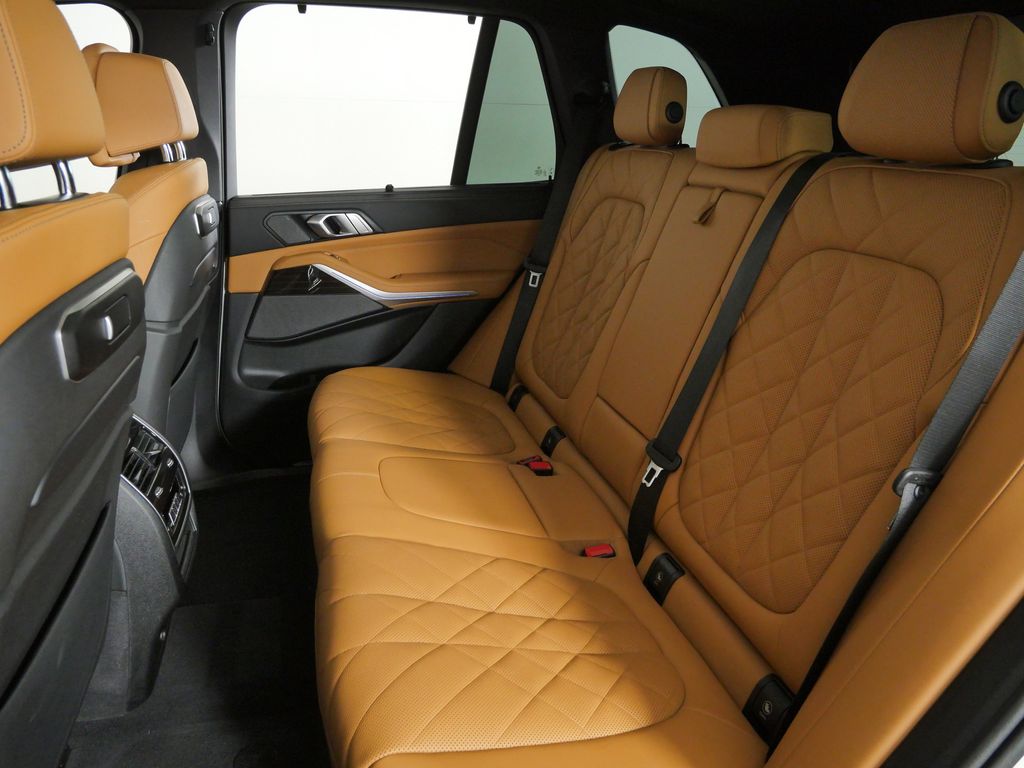 Thumbnail: 2025 BMW X5 - 38
