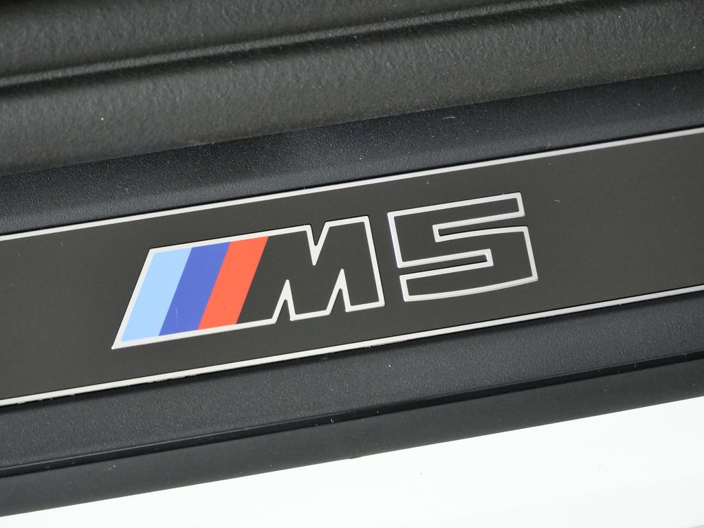 Thumbnail: 2026 BMW M5 - 24