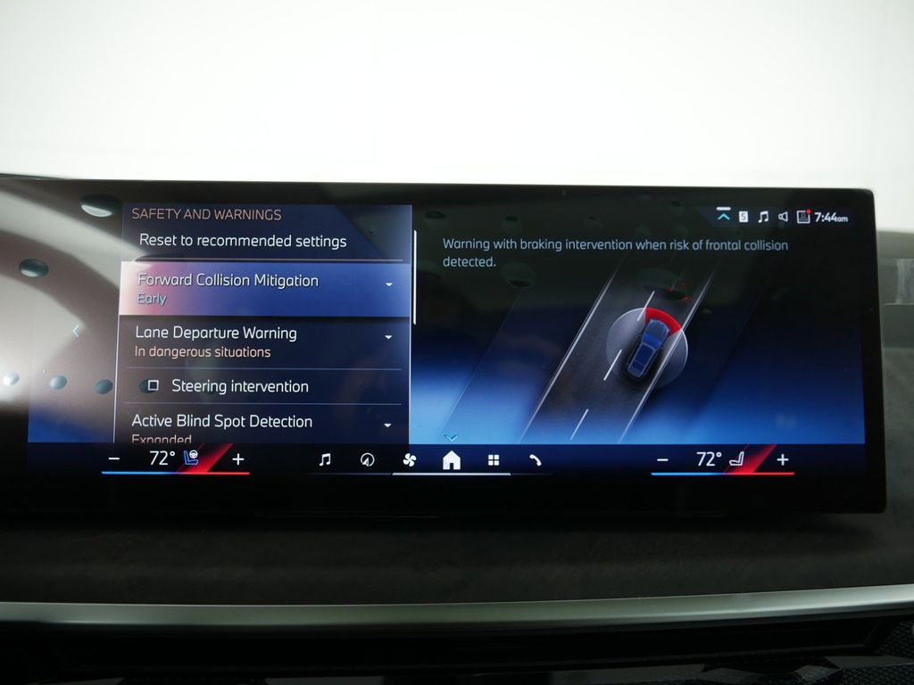 2025 BMW X7 xDrive40i 43