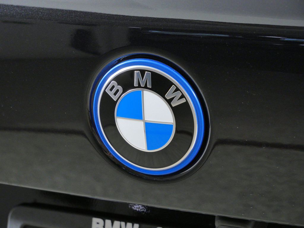 Thumbnail: 2026 BMW X5 - 11