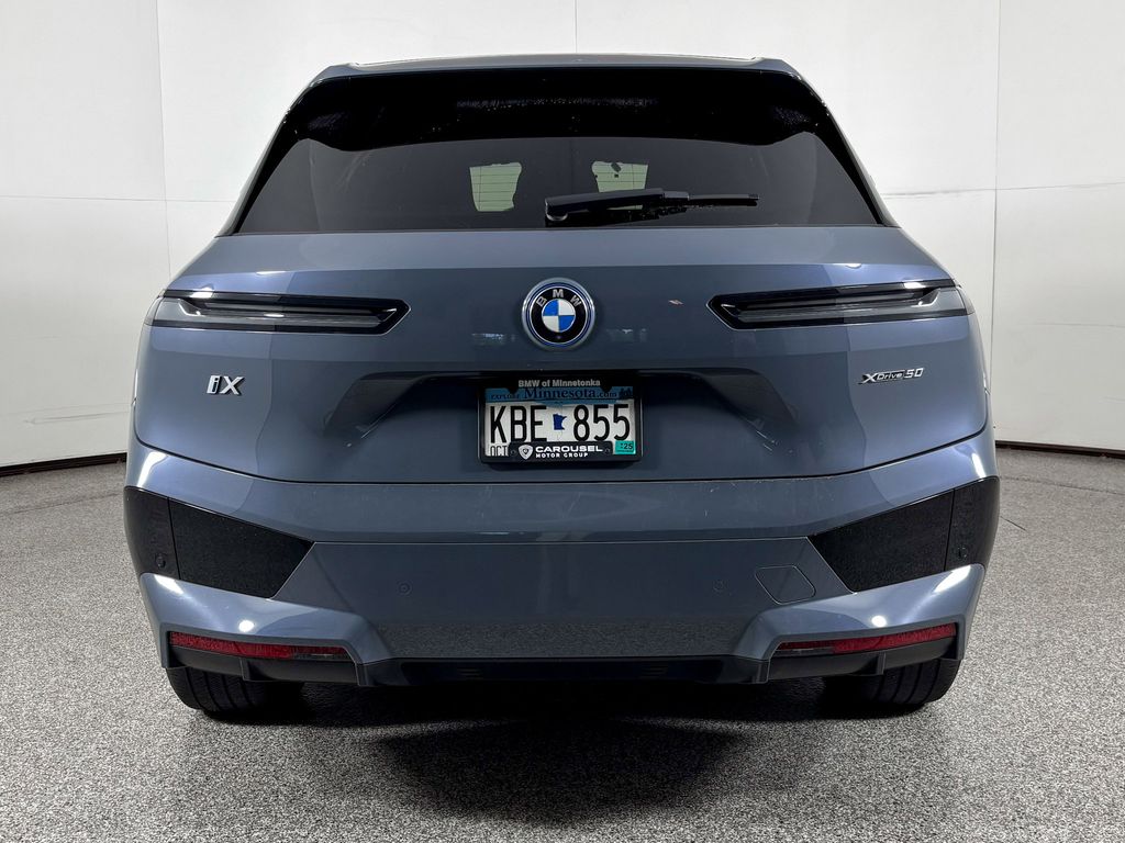 Thumbnail: 2023 BMW iX - 8