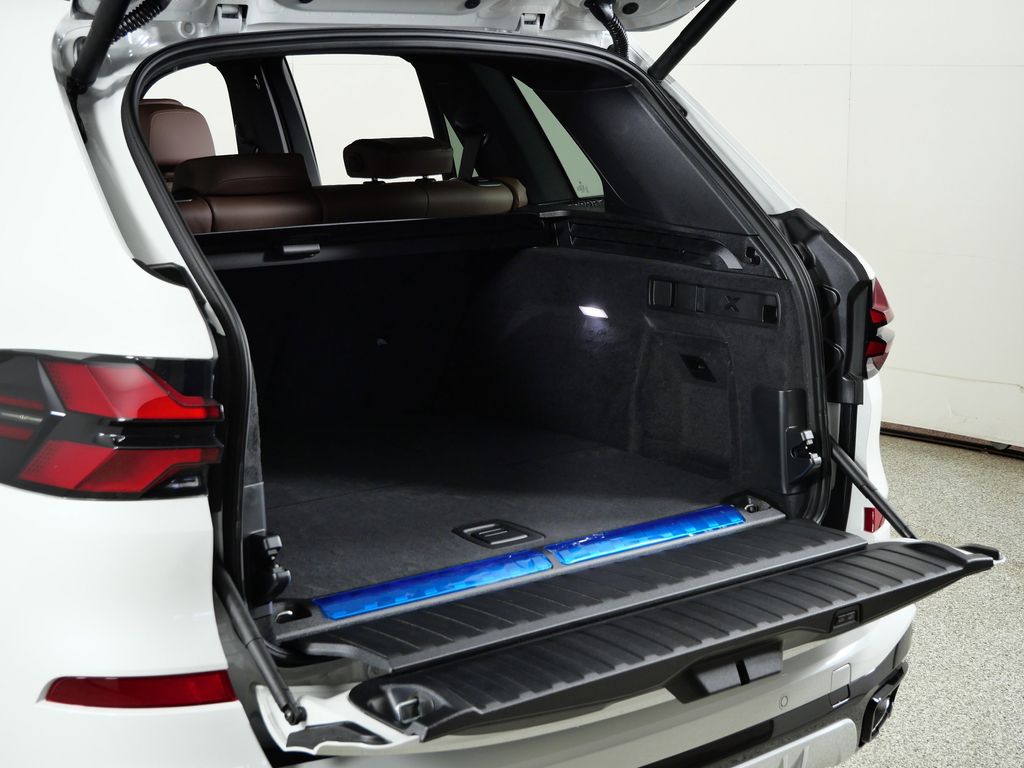 Thumbnail: 2026 BMW X5 - 29