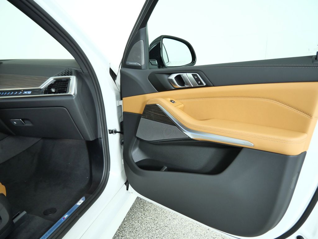 Thumbnail: 2026 BMW X5 - 18