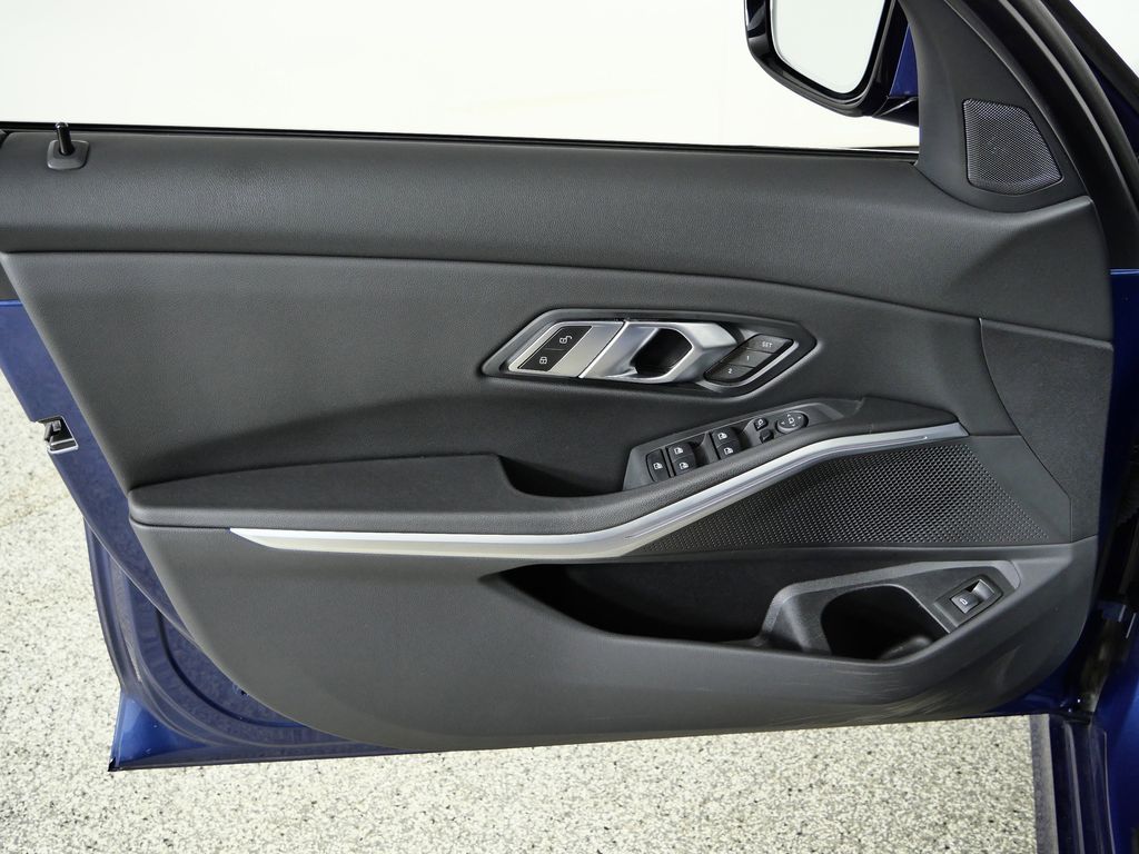 Thumbnail: 2023 BMW 3 Series - 36