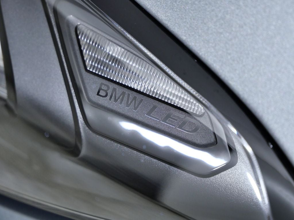 Thumbnail: 2026 BMW 3 Series - 4