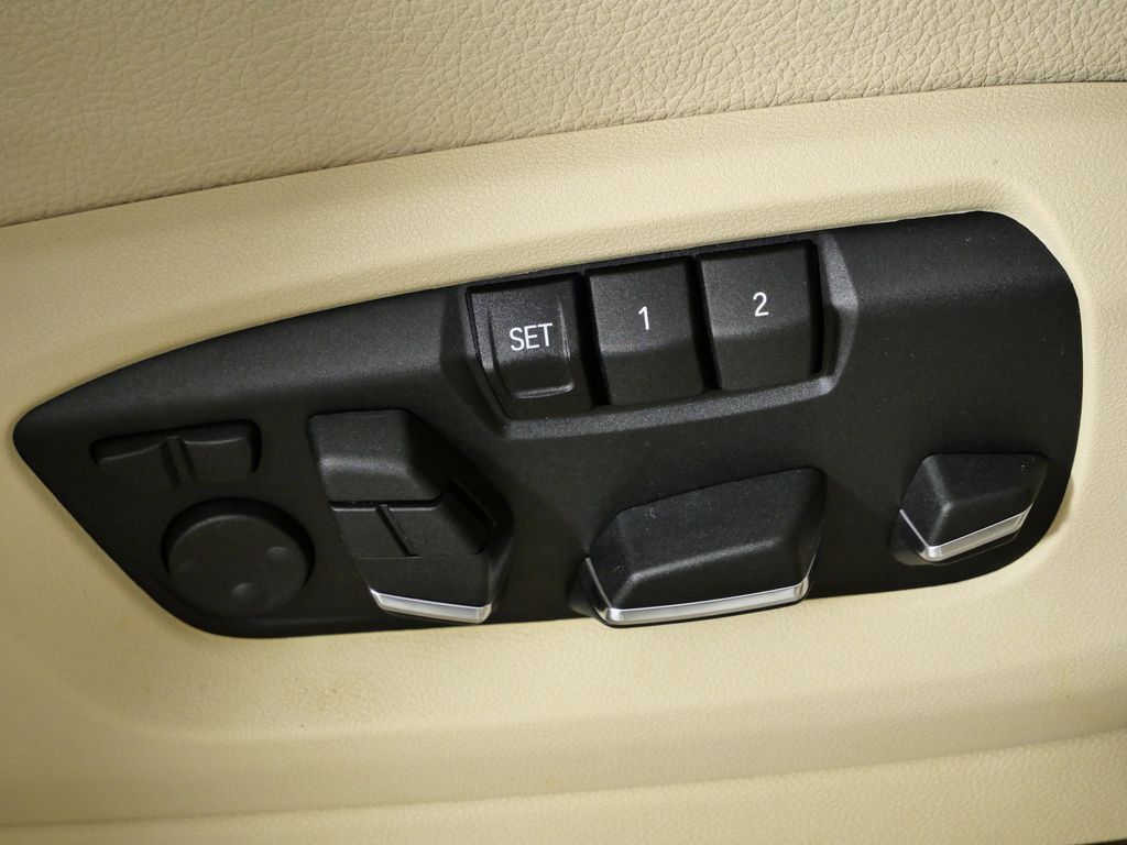 Thumbnail: 2015 BMW X5 - 23