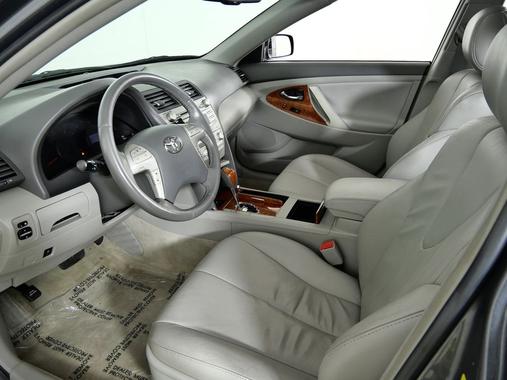 Thumbnail: 2011 Toyota Camry - 32