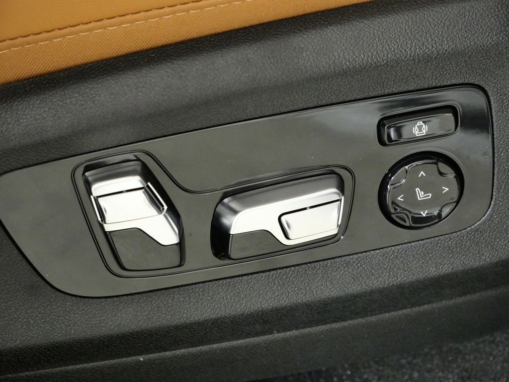 Thumbnail: 2026 BMW X5 - 22