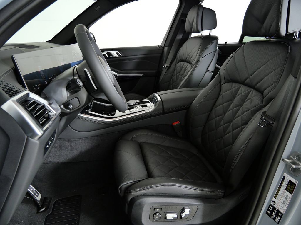 Thumbnail: 2026 BMW X5 - 38