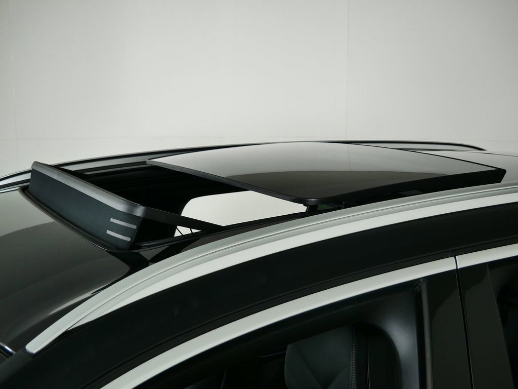 Thumbnail: 2026 BMW X5 - 21