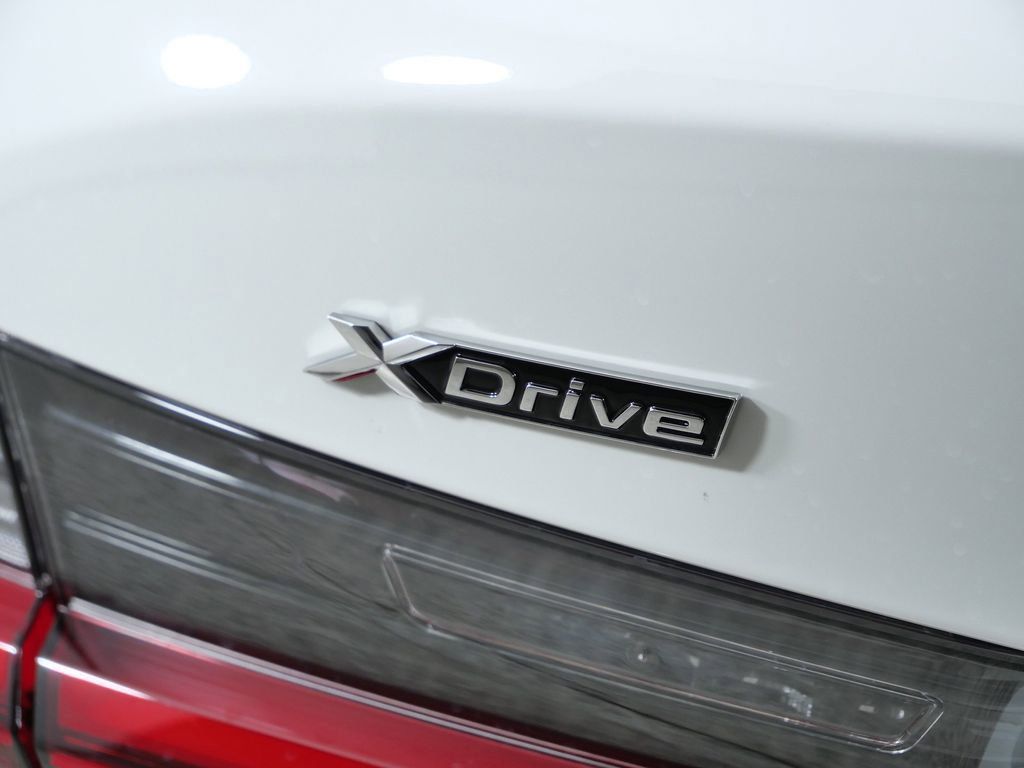 Thumbnail: 2026 BMW 3 Series - 15