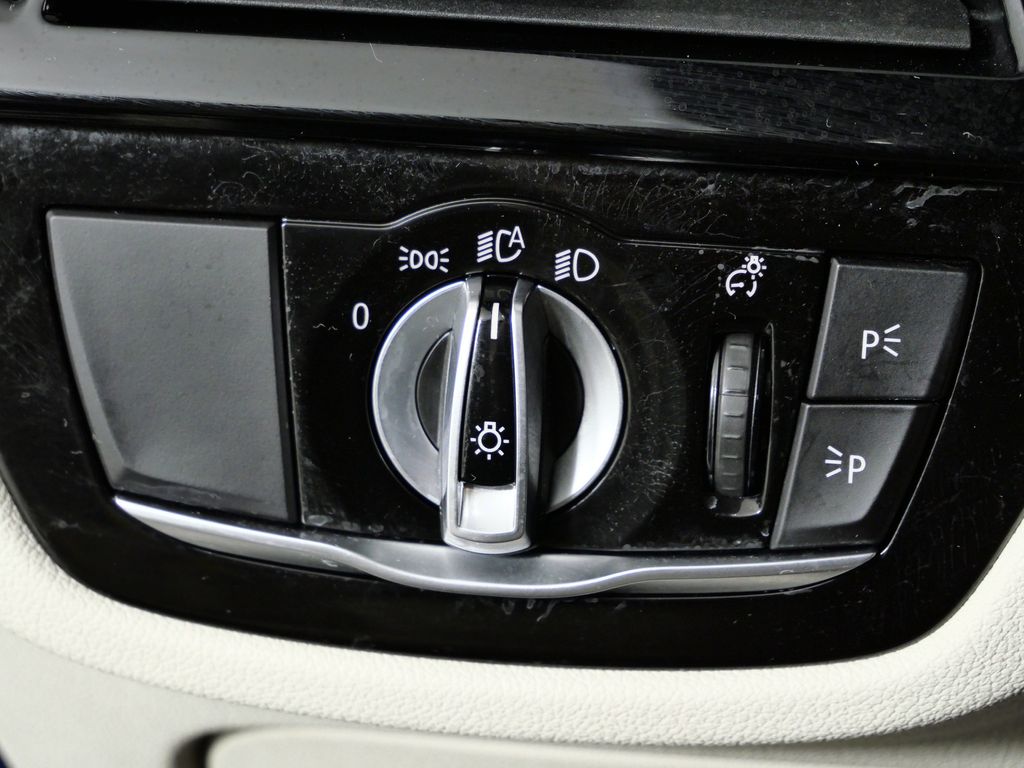 Thumbnail: 2023 BMW 5 Series - 44