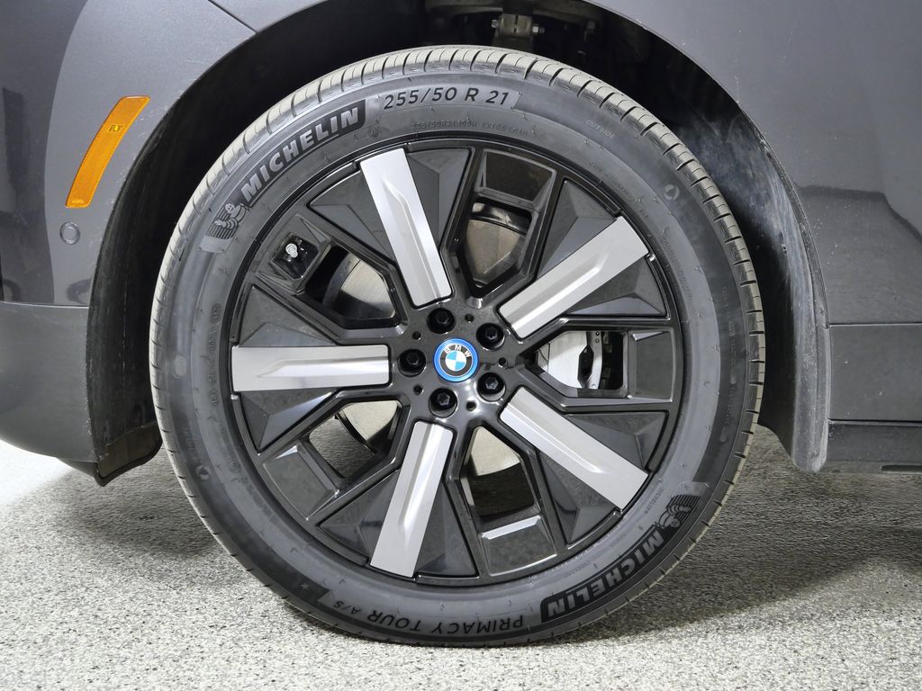 Thumbnail: 2024 BMW iX - 21