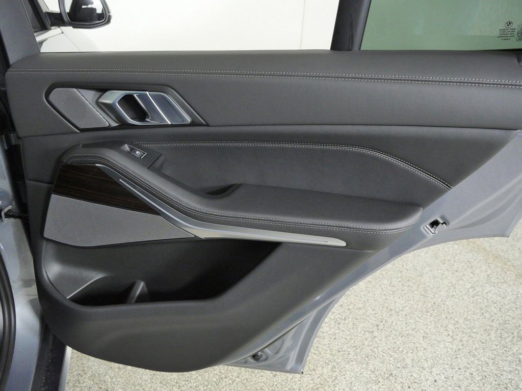 Thumbnail: 2026 BMW X5 - 25