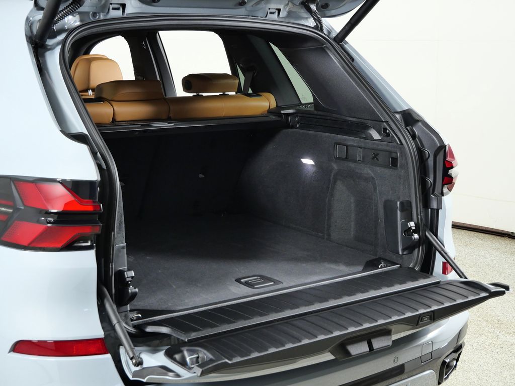 Thumbnail: 2026 BMW X5 - 29