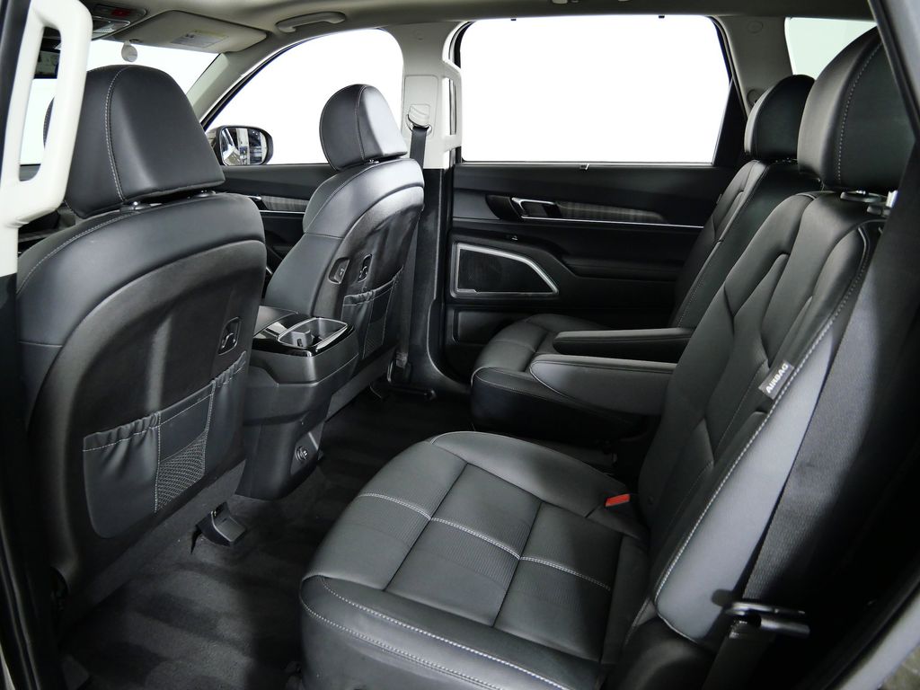 Thumbnail: 2023 Kia Telluride - 30