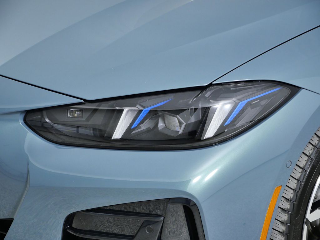 Thumbnail: 2025 BMW 4 Series - 4