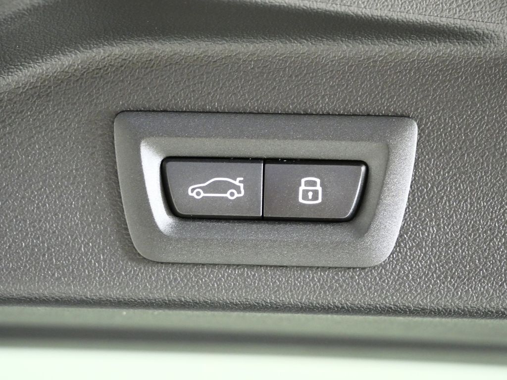 Thumbnail: 2026 BMW X5 - 30