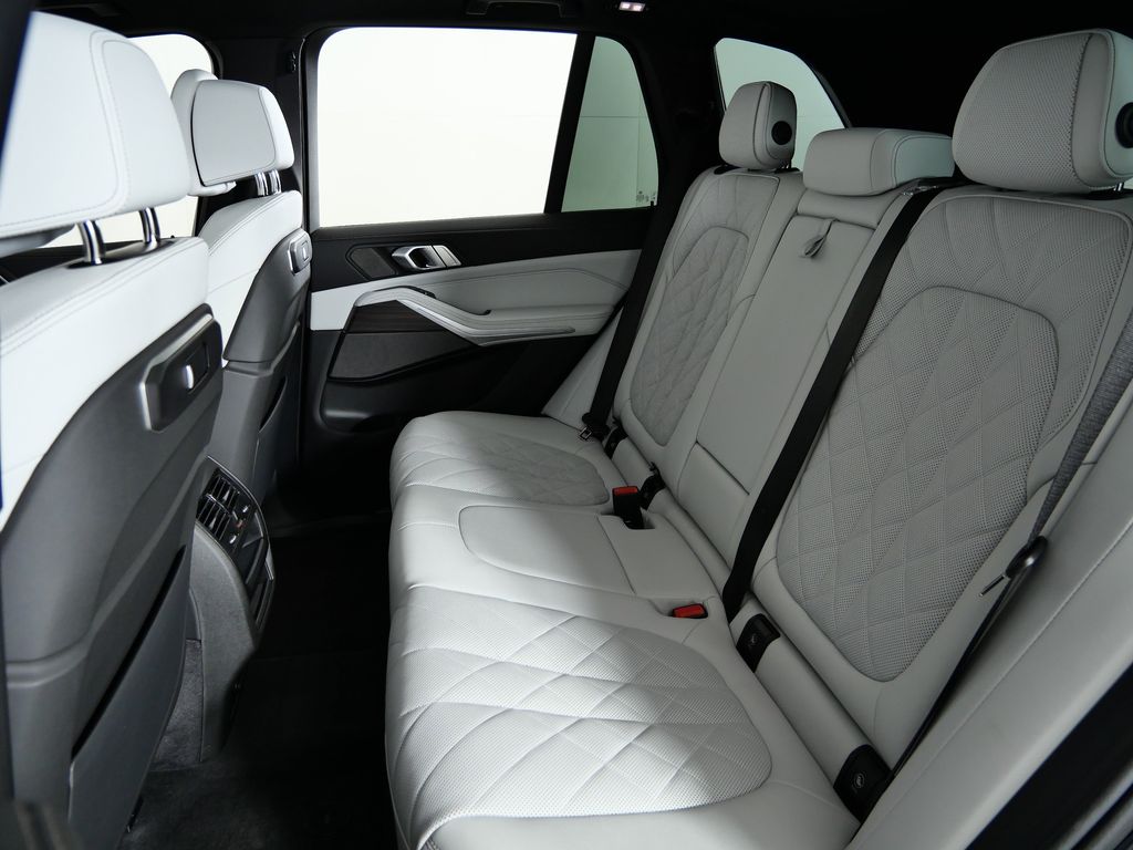 Thumbnail: 2024 BMW X5 - 38