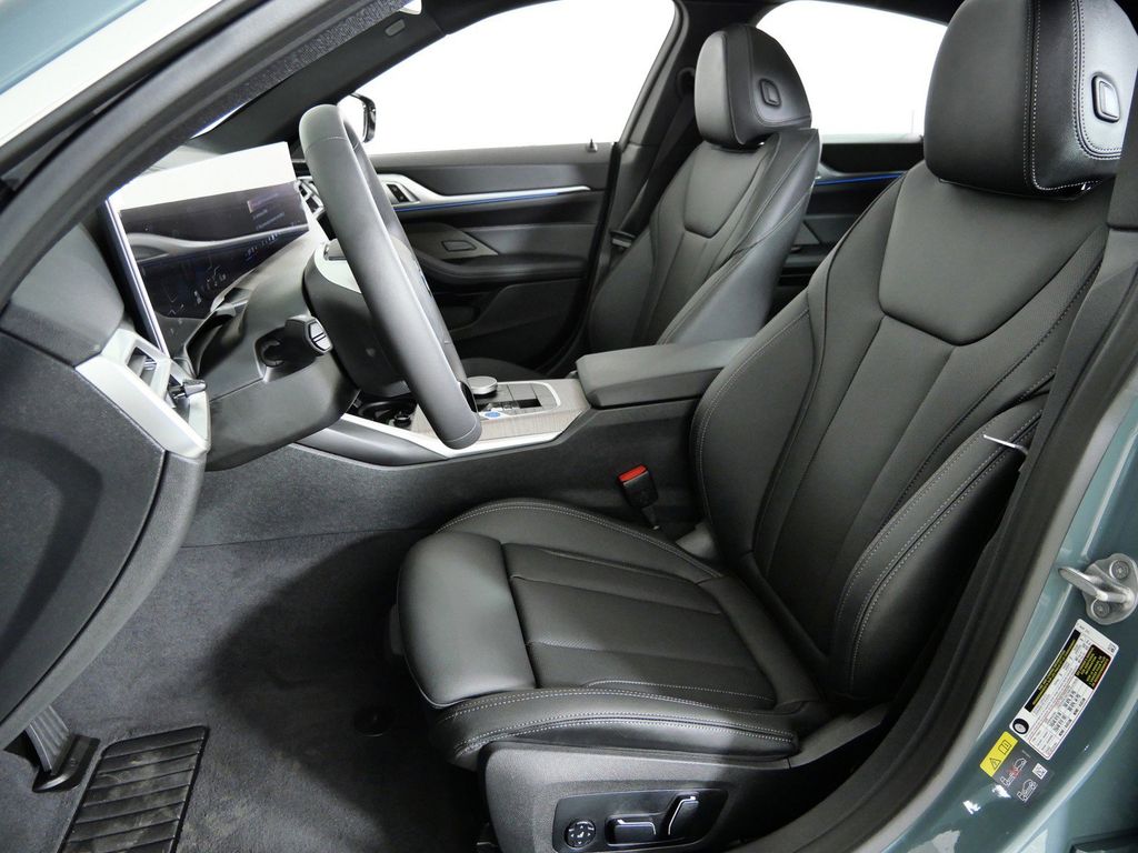 Thumbnail: 2026 BMW i4 - 34