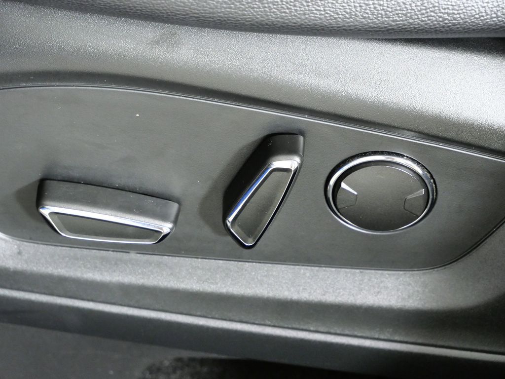 Thumbnail: 2020 Ford Explorer - 41