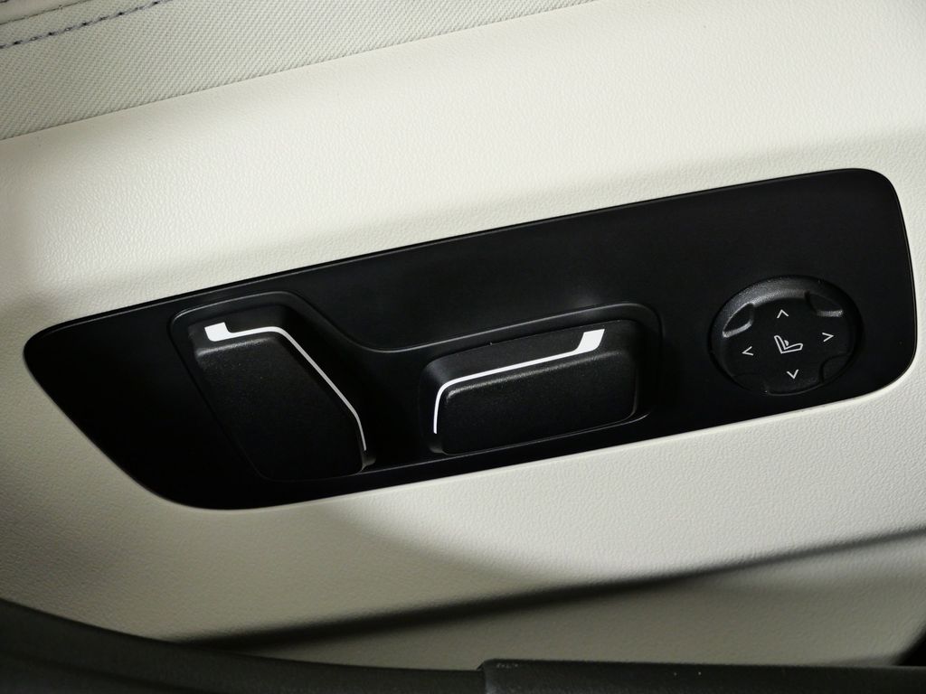 Thumbnail: 2026 BMW 5 Series - 23