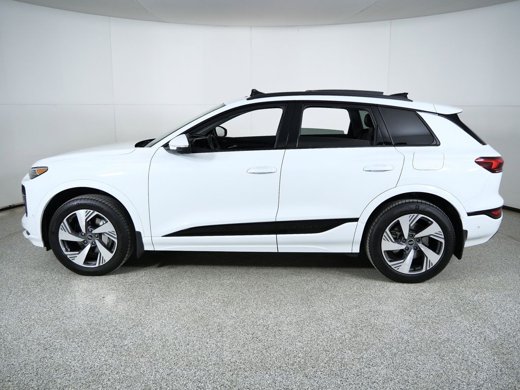 Thumbnail: 2025 Audi Q6 e-tron - 16