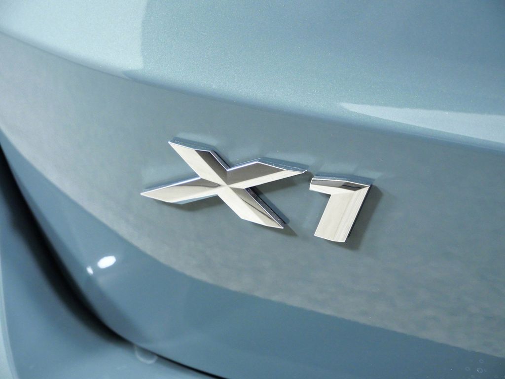 Thumbnail: 2026 BMW X1 - 13