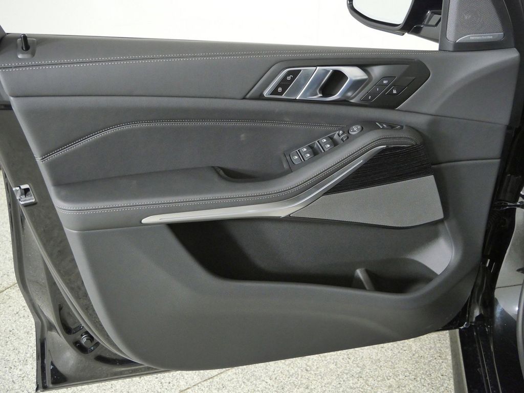 Thumbnail: 2026 BMW X5 - 34