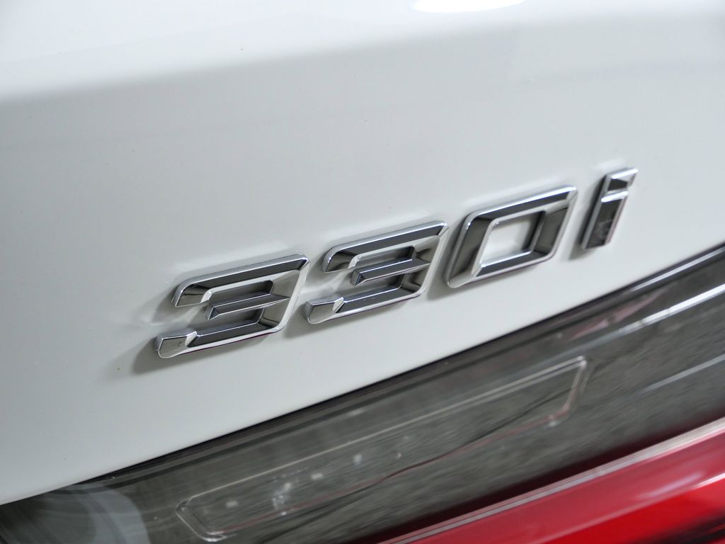 Thumbnail: 2023 BMW 3 Series - 15