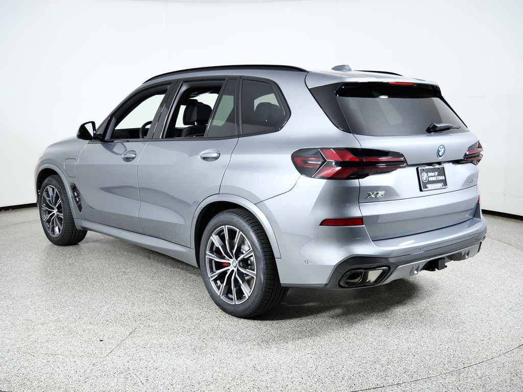 Thumbnail: 2026 BMW X5 - 14