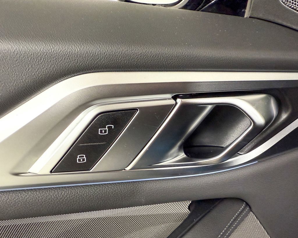 Thumbnail: 2025 BMW i4 - 39