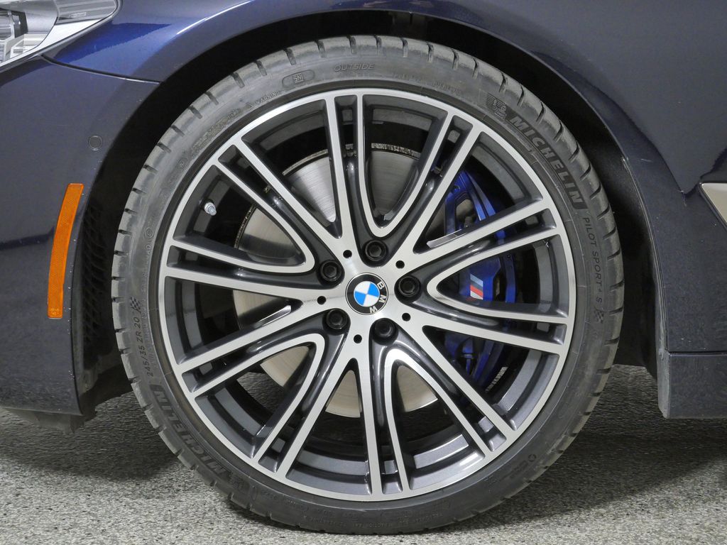 Thumbnail: 2019 BMW 5 Series - 18
