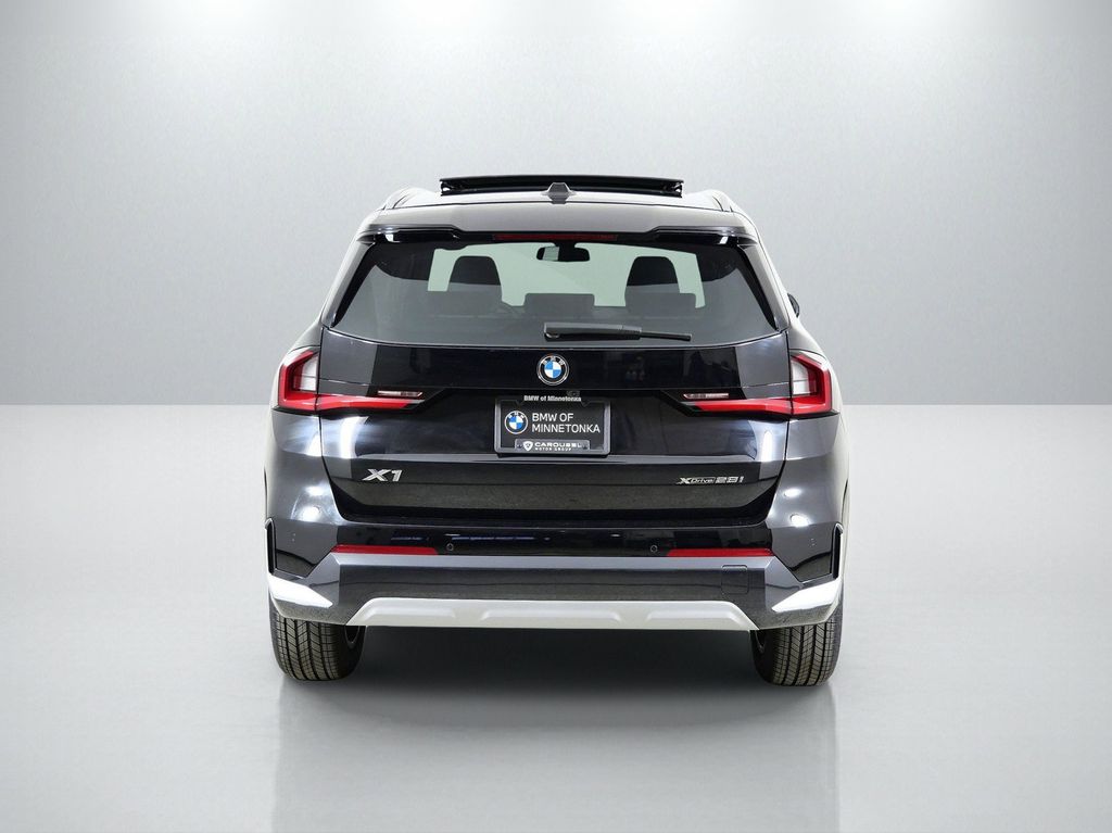 Thumbnail: 2026 BMW X1 - 10