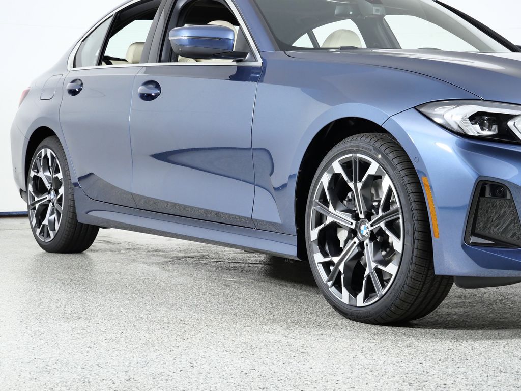 Thumbnail: 2026 BMW 3 Series - 6