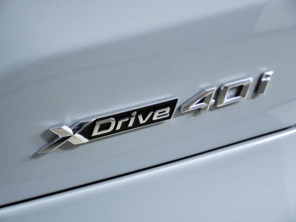 Thumbnail: 2026 BMW X5 - 12