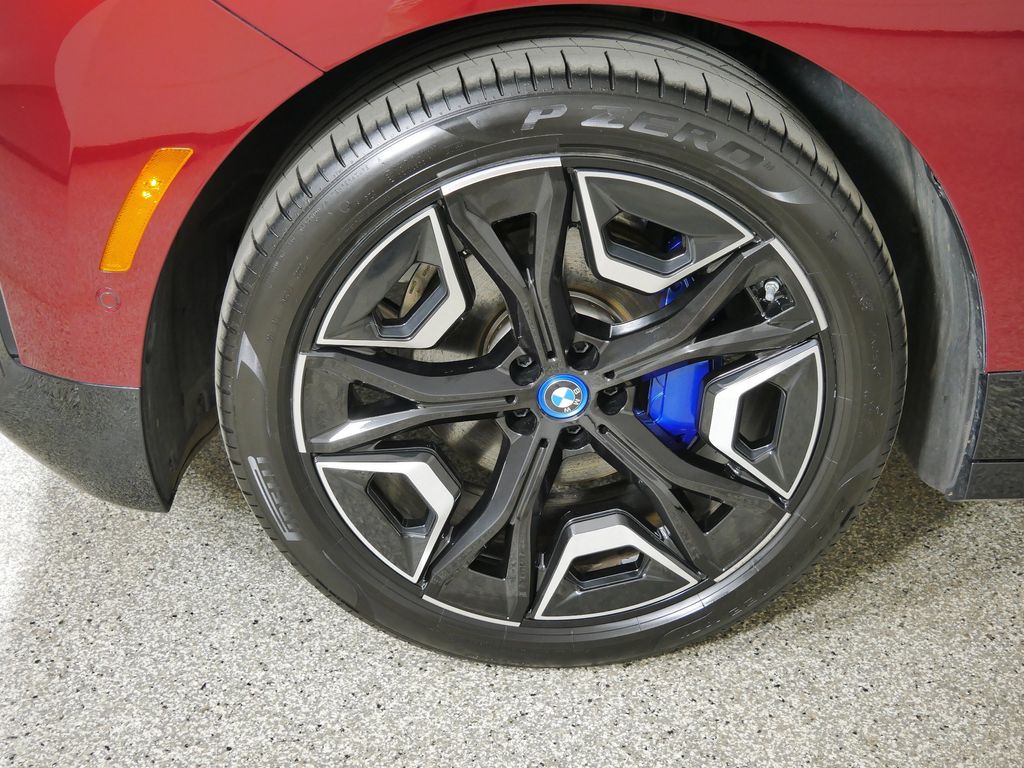 Thumbnail: 2023 BMW iX - 21