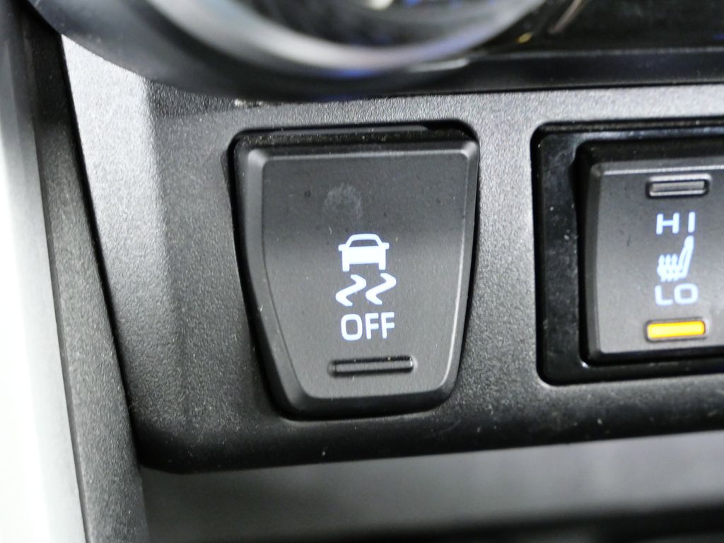 Thumbnail: 2021 Toyota RAV4 - 47