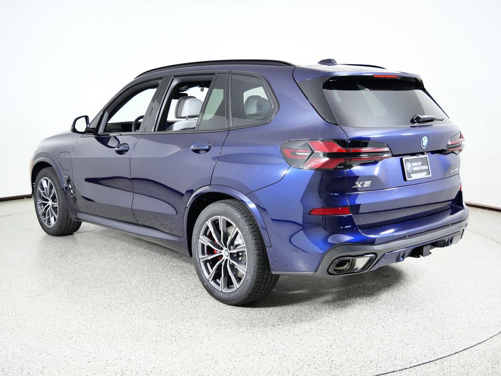 Thumbnail: 2026 BMW X5 - 14