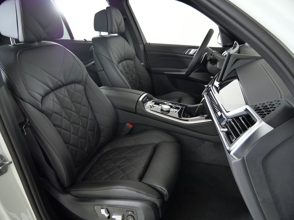 Thumbnail: 2026 BMW X5 - 21