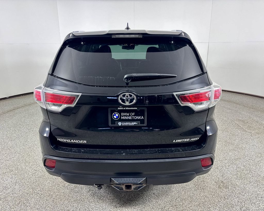 Thumbnail: 2015 Toyota Highlander - 7