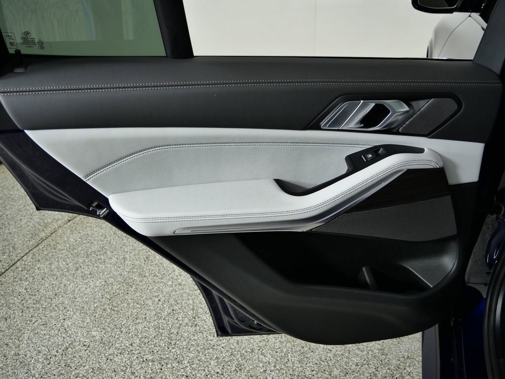 Thumbnail: 2026 BMW X5 - 33