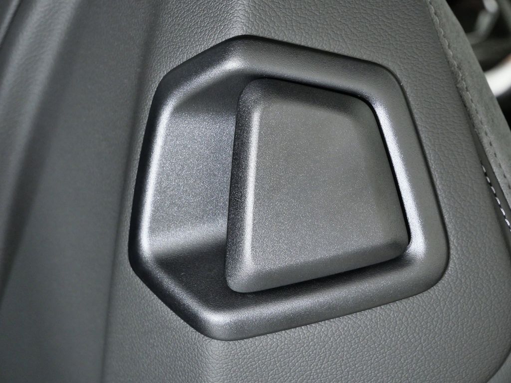 Thumbnail: 2026 BMW M4 - 23