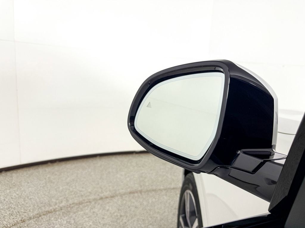 Thumbnail: 2026 BMW X7 - 40