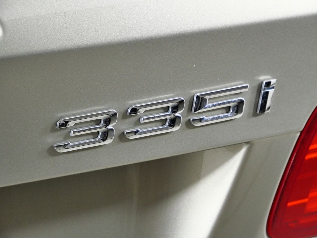 Thumbnail: 2011 BMW 3 Series - 12