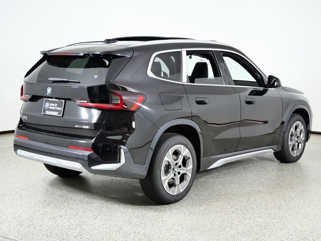 Thumbnail: 2026 BMW X1 - 11