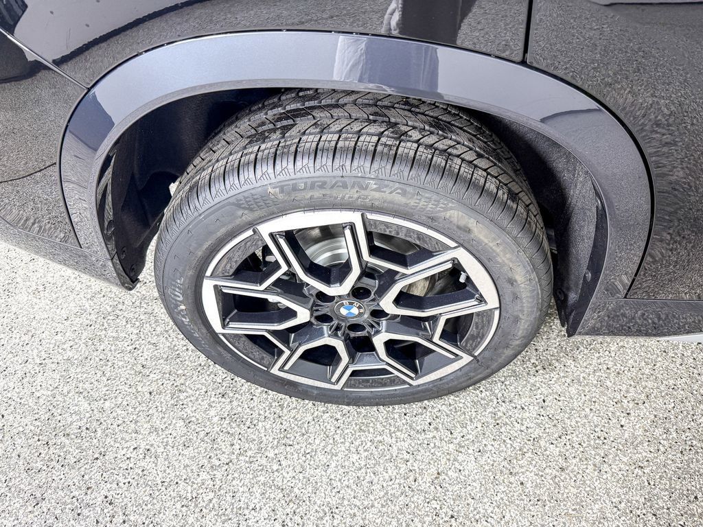 Thumbnail: 2025 BMW X1 - 20