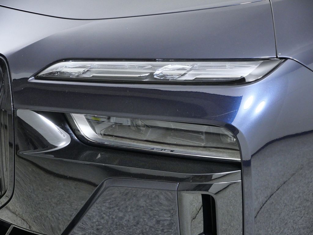 Thumbnail: 2023 BMW i7 - 4